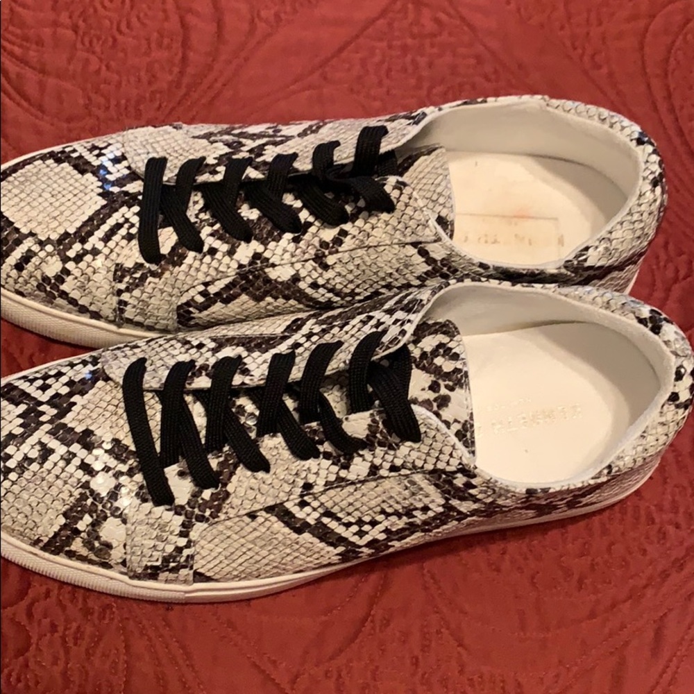 Kenneth Cole KAM SNAKE PRINT LEATHER SNEAKER - Picture 4 of 14